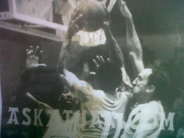 De esas fotos que guardas con cariño Essie Hollis, Abdul Jeelani y el que realmente saltaba jajaja