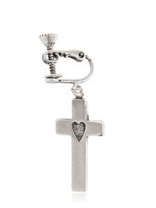 LatestAbout1D's tweet photo. Harry's clip earring is from YSL and it cost $695.00 http://t.co/EqKPI52XfW