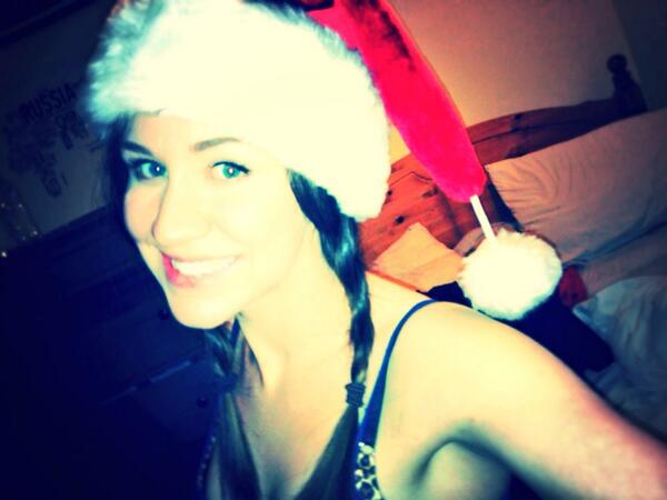 chelseybc's tweet photo. "It's beginning to feel ALOT liiiike chriiiismas" #Christmas #christmaswear #yeaaaaahhhhhh http://t.co/dkAD9ZVjUO