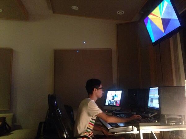incircleINA's tweet photo. record a new song at INCIRCLE SOUND STUDIO #incircle #incircleuniverse @deefoundation @blackhouseseven http://t.co/fZCF1hXlou