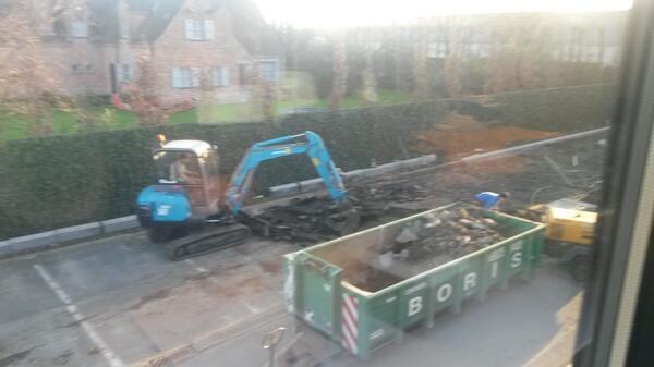 LVandemaele's tweet photo. New parking space for welcoming our guests even better #Docbyte http://t.co/uNEXvD9q2v