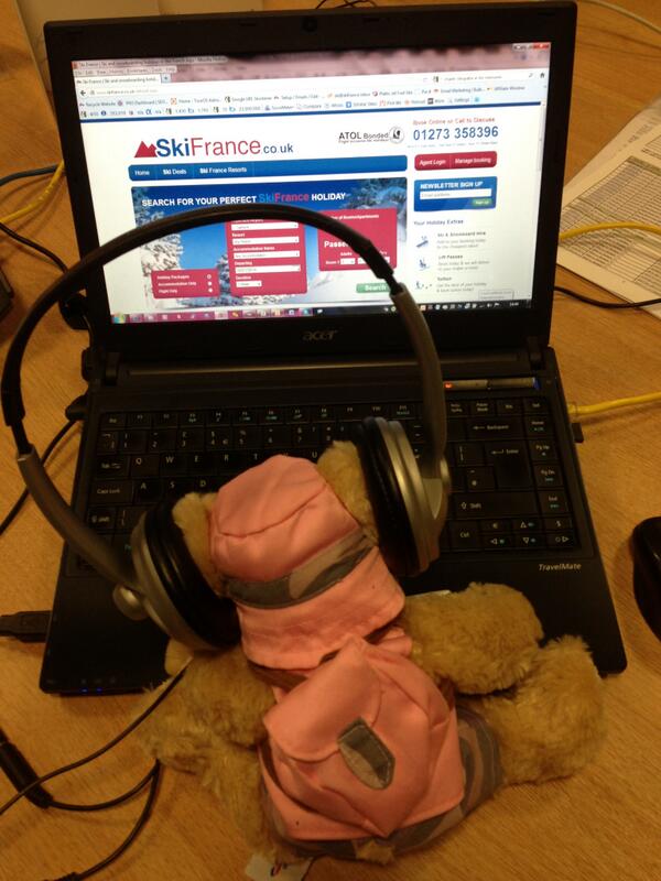 The Ski France team are ready for your calls!