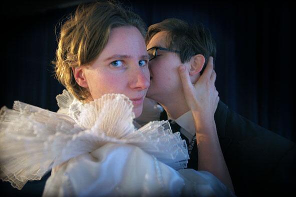 'Zoenen',aanstaande zaterdag, 20.00 uur en zondag 15.00 uur bij Carte Blanche.Meer informatie: carteblanche.nu