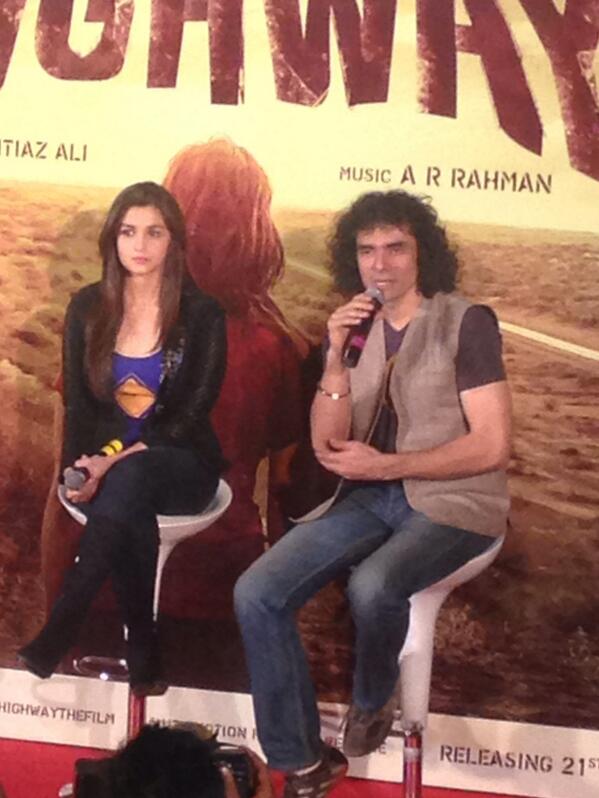 filmfare's tweet photo. "We did not have a full script ready. It was developed in my mind" - Imtiaz Ali http://t.co/AHth9KccO9