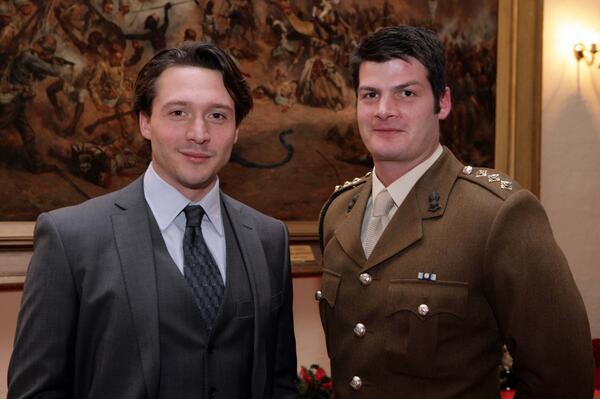 SalisburyCarols's tweet photo. Here's @David_Oakes with Capt Dave Henson who was injured in Afghanistan @Soldierscharity @HelpforHeroes http://t.co/OsuPZ7KDmJ