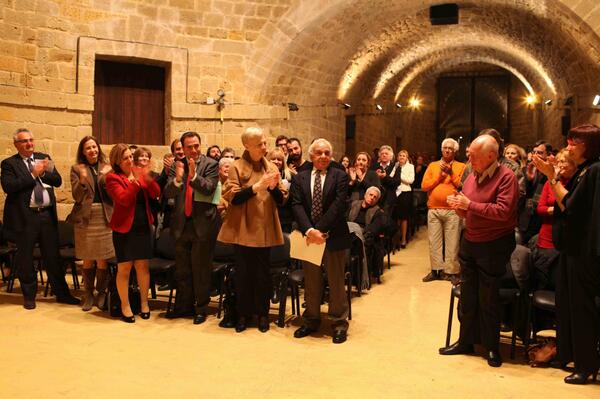 EUCYPRUS's tweet photo. Standing ovation to honour the work of Alecos #Modinos @CYOmbudsman @EP_CYPRUS @Accept_LGBT_CY #acceptcy #LGBT http://t.co/vpLQW0esd2