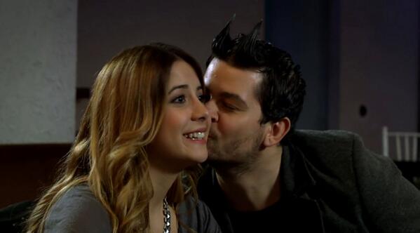 Yoksa Yağmur ve Jakomo arasında yeni bir aşk mı başlıyor? Babam Sınıfta Kaldı yeni bölümü ile 22.15 FOX’ta!