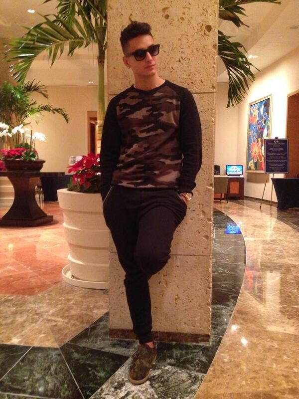 9805Denis's tweet photo. @MALUMACOLOMBIA http://t.co/4dNJVtcevc