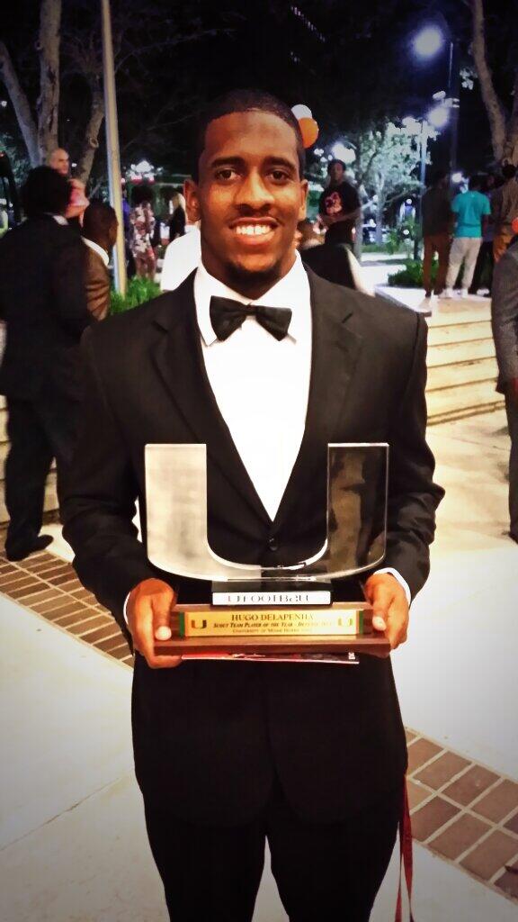 hurricanehugo48's tweet image. Appreciative and thankful for this award! #standsout