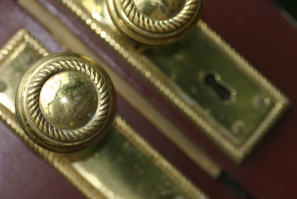 McIntosh_Assoc's tweet photo. Did you know? Brass doorknobs disinfect themselves! The ions in the metal kill germs within eight hours of contact. http://t.co/ciWqzcI1pK