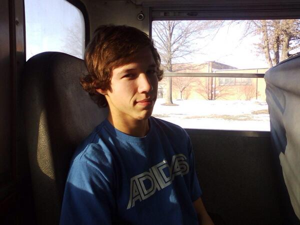 julia_voel's tweet photo. rt if ur interested in twinning with this kid tmr 😋 @dyl222 http://t.co/2Qxr6QZO2y