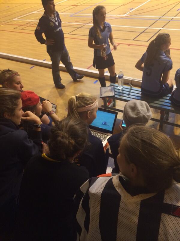 PoloHockeyClub's tweet photo. L'ensemble des filles devant le match de l'équipe de France a leur tournoi salle. Leur soutien n'a pas suffi http://t.co/twVPVjugmw