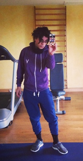 talulla23's tweet photo. Un max de RT si toi aussi tu veux voir @EddyWuppertal en mode #NicoStyle! #EddySwag (cc @Traffic_Girl_) http://t.co/KJ0zTBtGi4