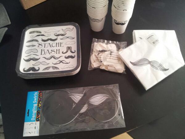 AccordiAm's tweet image. Party supplies are arriving!! #stachebash14