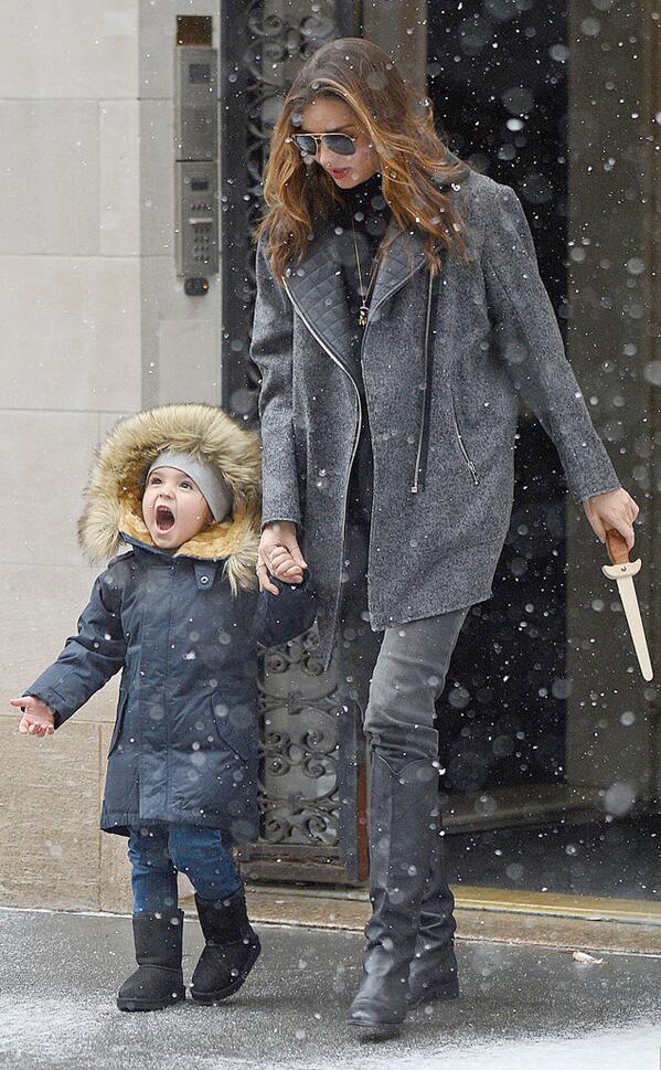 We stopped! RT <a href="/eonline/">E! Online</a>: Stop everything--Flynn Bloom is trying to catch a snowflake: eonli.ne/1cxiMSq. CUTEST!