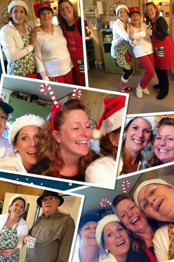 LeslieSingletar's tweet photo. Happy Holidays  http://t.co/I22HskIJjL http://t.co/ozieyIiZte