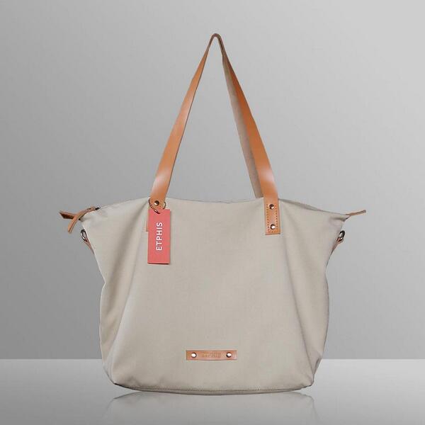 LOLOQuality's tweet photo. Ladies, kamu akan nampak lebih anggun jika menggunakan Canvas Bag ini. Only 245k http://t.co/7oa5CbfDKZ