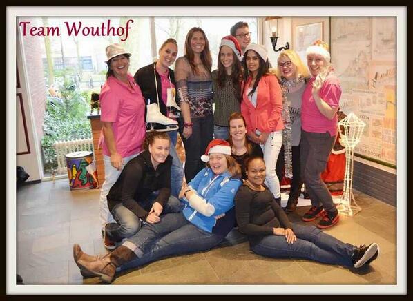 jemicats's tweet photo. Fijne feestdagen gewenst!!! Namens collega's team Wouthof Zonnehuis Thuis :) http://t.co/BaLmjusGDc