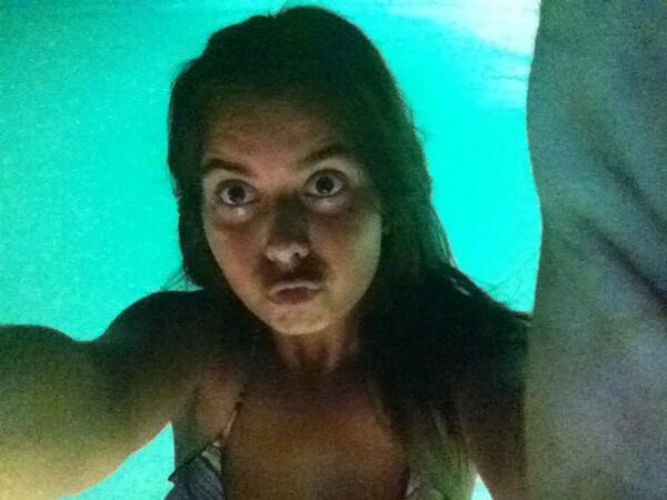 @marquisan te estamos esperando con martu en la piletaa!  Trae mayita y alitas