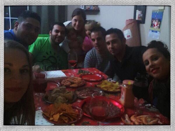 _lauraluque's tweet photo. Ensayo cena de nochebuena!!#Villancicos #CanalSur 😜 @hujota @cheitohugo @PALOMAFALI @EloyOrosa @falikuki @Karmona20 http://t.co/6lNcUaHSWl