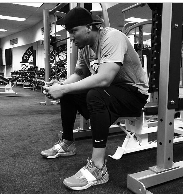 CarGo5's tweet photo. "I hated every minute of training, but I said, Don't quit. Suffer now and live the rest of your life a Champion"-Ali http://t.co/CqPhfDIwgY