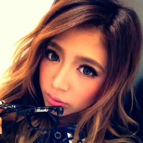 Hiroto あぁー今井華 死ぬほど可愛い えぐいえぐい 太眉おしゃれー Http T Co Bl0si6dyhc