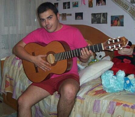 Rebeca16_89's tweet photo. Muchas felicidades @fabiosanlorenzo pasa un buen dia y aber si te veo majo.Un beso http://t.co/EseTobI0Ew