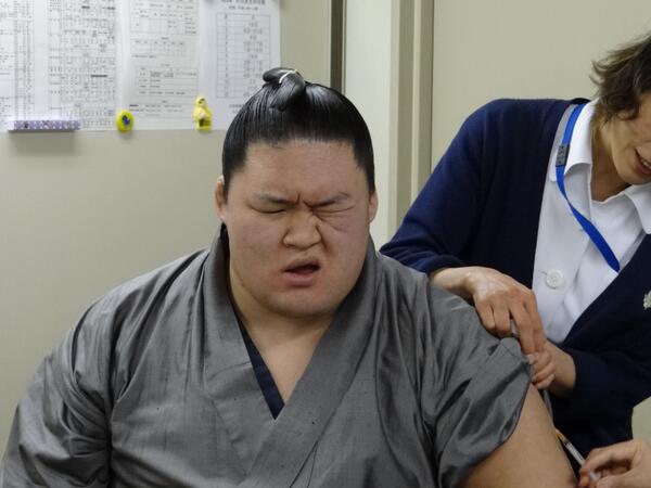 日本相撲協会公式 على تويتر 相当 痛かったそう 顔を歪める豪栄道 Sumo Http T Co Yv6j0cbpgt 日本相撲協会公式 على تويتر 相当 痛かったそう 顔を歪める豪栄道 Sumo Http T Co Yv6j0cbpgt