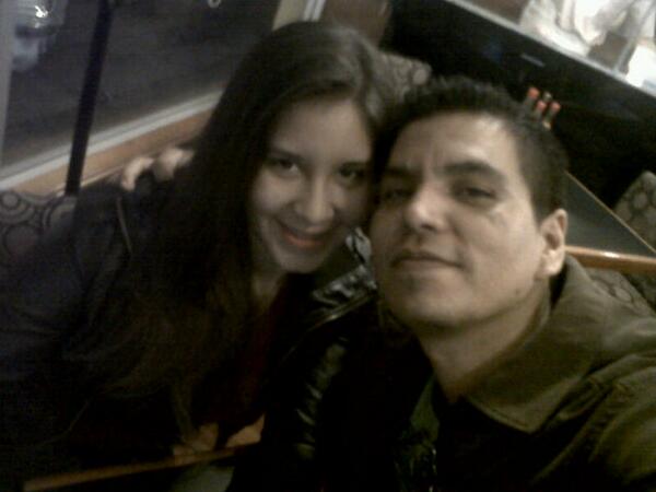 Dgc020896's tweet photo. Pizza time with my bro! #mondaynight @ggc_jose @papizza http://t.co/B1hEN04VDN