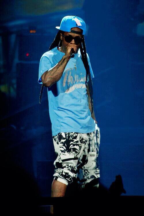 Girl_Addictions's tweet photo. Lil Wayne #5 #Singin http://t.co/2UV6Risg83