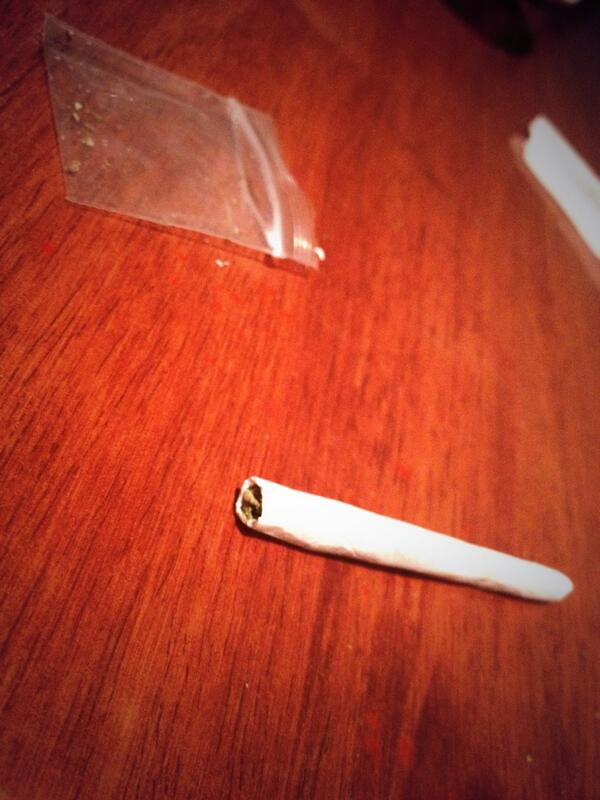 I_Wish_I_Cared's tweet image. #TonightsMission #IPearledThatDubbie #YoungWiz lol