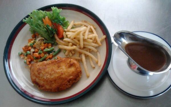 cobain nih BALE's Chickencordonbleu dtg aja ke <a href="/BALEsResto/">BALE's Resto</a>  jlAceh no60 Bdg  #infoBDGkuliner