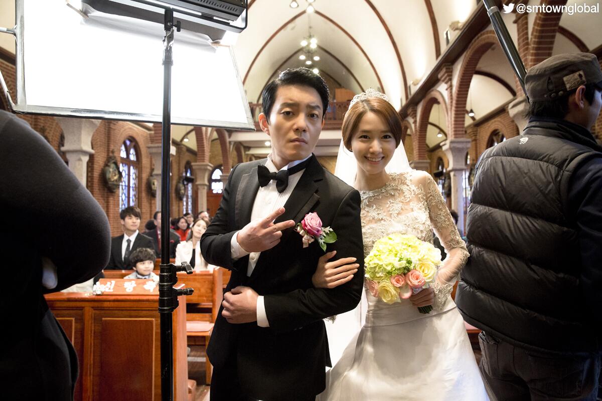 Lee Beom Soo di drakor 'Prime Minister and I' bersama Yoona