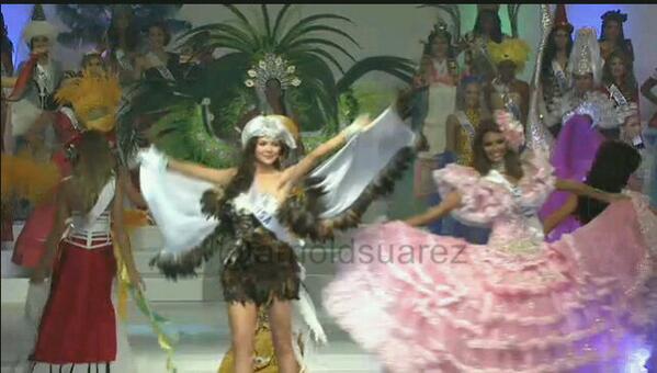 vivas_antonio's tweet photo. Que bella nuestra@Elian_Herrera_V exitos bella lucete en ese ecenario confiamos en ti @GisselleReyes @MVlanuevaEraMB http://t.co/lhCXCuB8P2