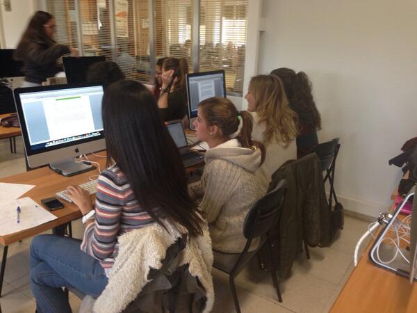 App_Tip's tweet photo. Trabajando duro!! http://t.co/kCbtfkIy2Z