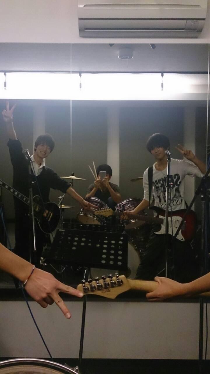 Jack In The Box Pa Twitter スタジオ入ってきたぞー 明日で最後になるなー 本番まであと二日 気合い入れてくぞ O Http T Co 5whj7eku7e