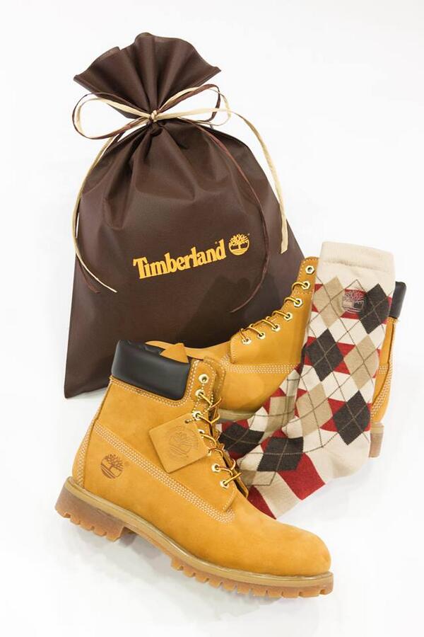 Timberland_JPN's tweet photo. クリスマスも間近♪ プレゼントはもうお決まりですか？公式オンラインショップでは12/25までの期間中、お買い上げの方にギフトキットをプレゼント！　＃TBL40 http://t.co/j1vzUcY7FZ