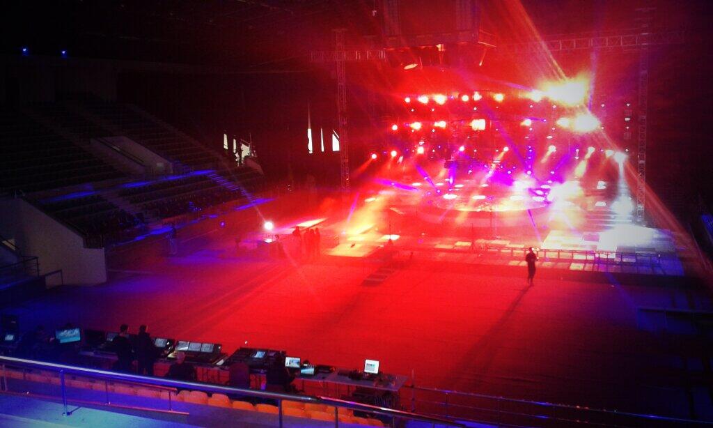 BbrwN1TIAAA263y.jpg:large