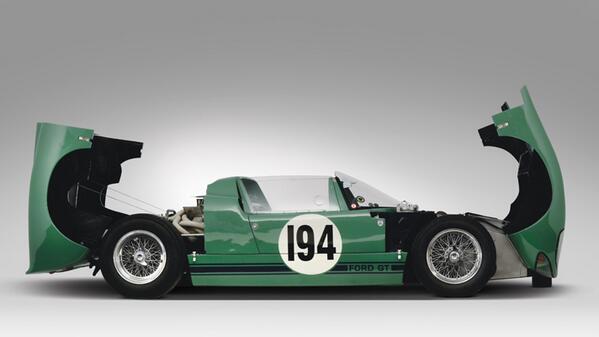 liverylust's tweet photo. GT40 roadster #liverylust http://t.co/tXol18nzEw
