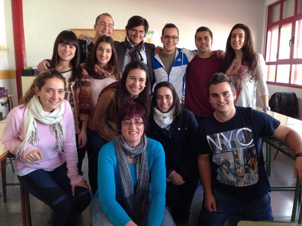 ypdteam's tweet photo. @RollingMusic6 nos cuentan su proyecto en IES Julián Zarco de Mota del Cuervo! Go entreps! @santies31  #ypd_crfp http://t.co/P8WU1Vw0fU