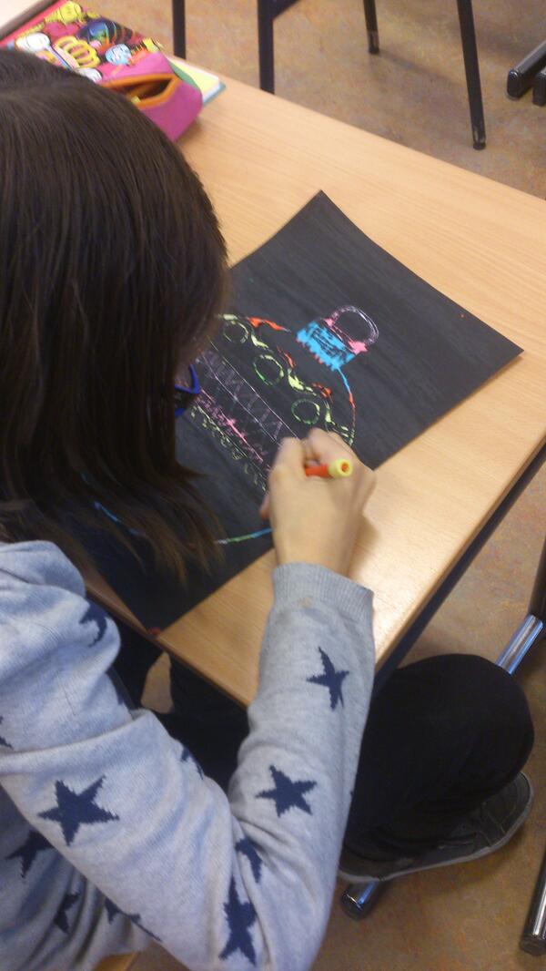 BoskantGroep7's tweet photo. Creamiddag met kerstmuziek in groep 7 #gezellig http://t.co/NMNMWmdC4p