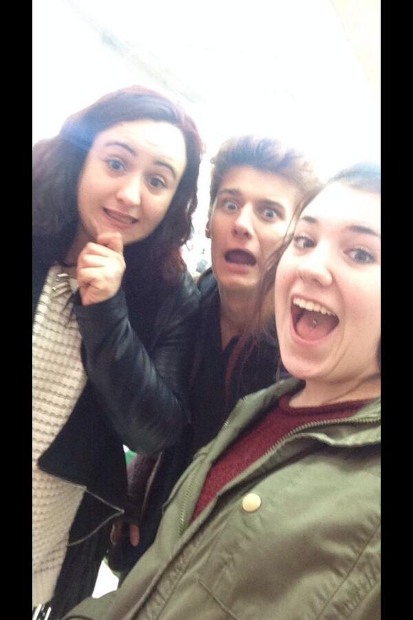 cnnyall's tweet photo. @ionasmithx @JoeyyHadden just wanted to be involved. http://t.co/vjLeOy2lZc