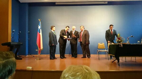 FTMovistarCL's tweet photo. Orden al Mérito otorgada a Claudio Muñoz por el Consejo Mundial de Educación http://t.co/QjPW6iuwNj