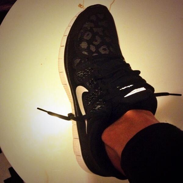 pepitasdelavega's tweet image. Mes nouvelles pompes me font planer !!! #nike #nikeshield