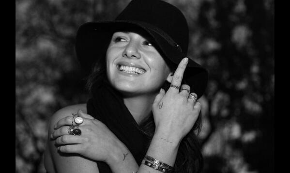 AddijayBR's tweet image. Novo photoshoot de Addison Timlin para a joalheria Orlika