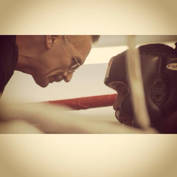 Getting_Out_'s tweet image. Benson getting a pep talk In between rounds at his fight from his trainer Superman. #boxing #wildcardgym #train