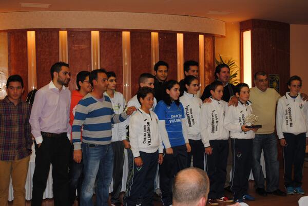 En la Gala de clasura del <a href="/JaenTenisTour/">Jaén Tenis Tour</a> 2013, nuestro club recibió el premio de campeón del circuito por equipos