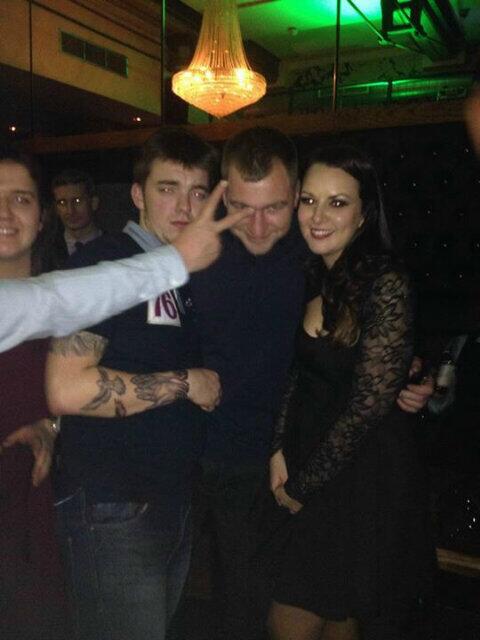 MissLouWilson's tweet photo. @badarsebob84 @Rimmerj93 whose are them fingers? #nobhead http://t.co/TtytInZCBP