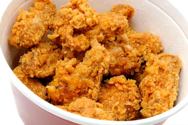 ChickenMaryland's tweet photo. Postmatch meal 4 @MCFC team will b at Maryland on Narb Rd - Licking the chicken as well as wounds after #foxes loss http://t.co/5xPJDhHrRB
