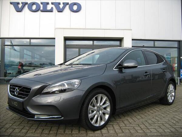 BasSaunders's tweet image. Auto vd dag! €375 per maand! iturl.nl/snqWF zeer compleet. #financiallease #14% #bijtelling!